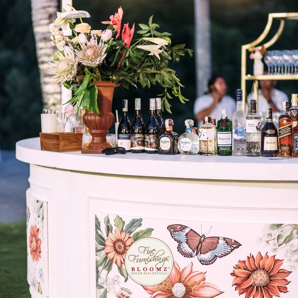 Crescent White Bar