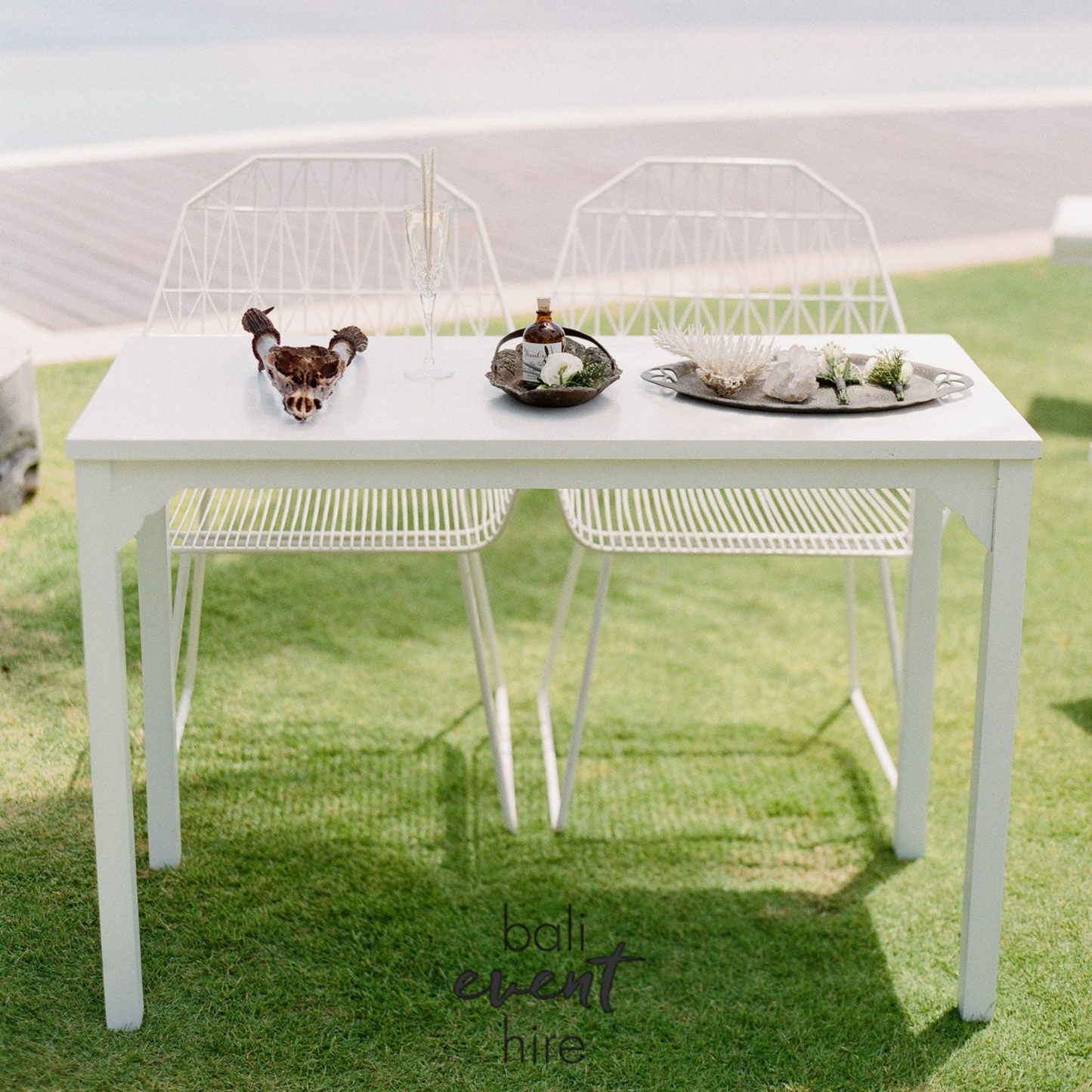 Classic Signing Table White